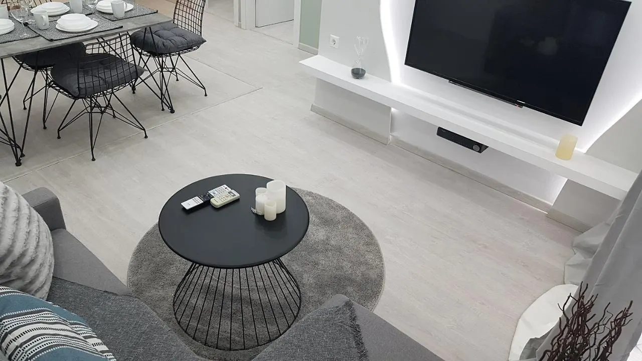 Konstantinos'S Luxury Apartment Soluň